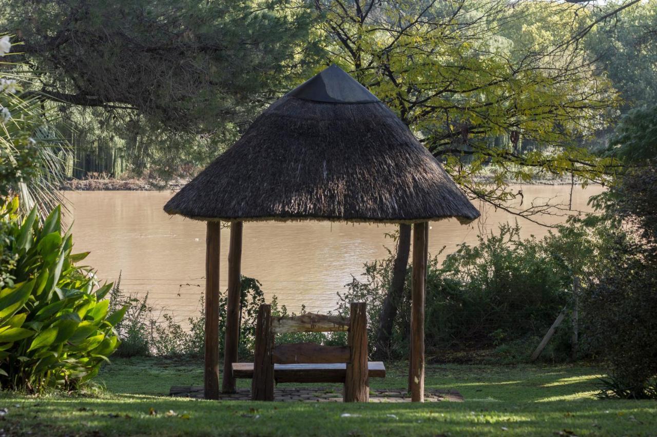 Riverside Lodge & Conference Center アリワル・ノース エクステリア 写真