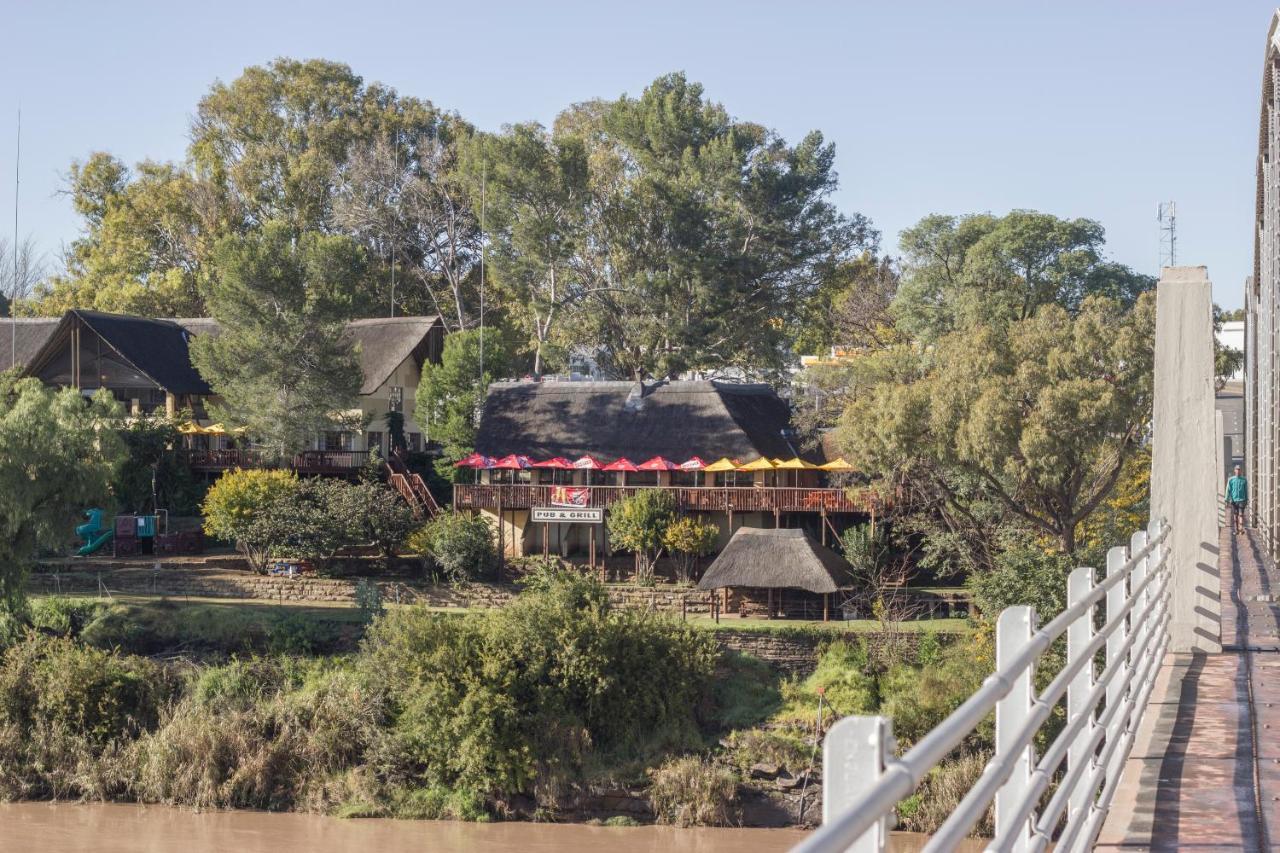 Riverside Lodge & Conference Center アリワル・ノース エクステリア 写真